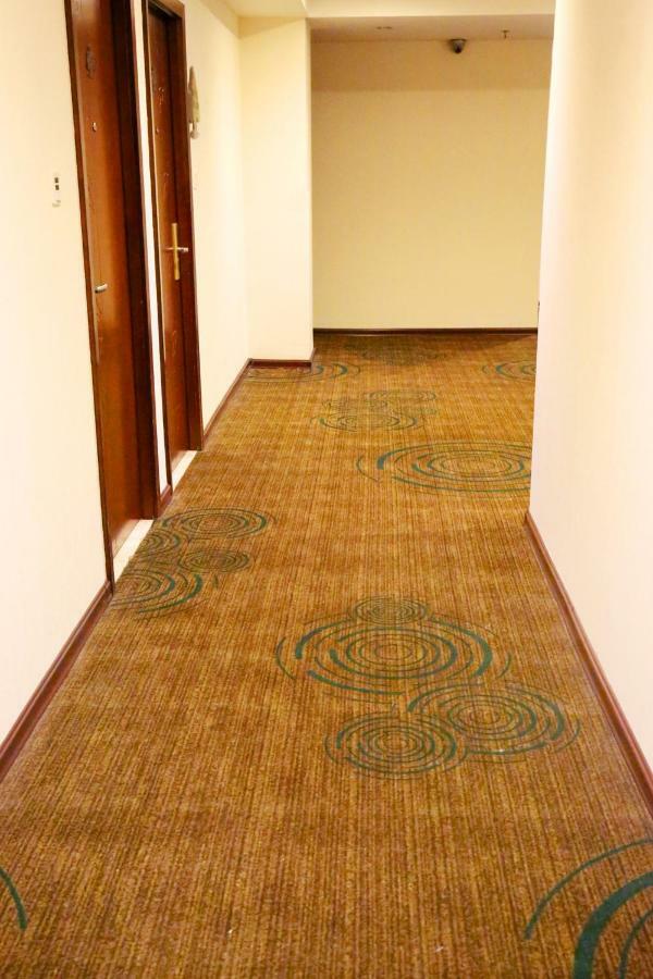 Greentree Inn Guiyang Court Street West Zhongshan Road Subway Station Business Hotel Guiyang (Guizhou) Exterior foto