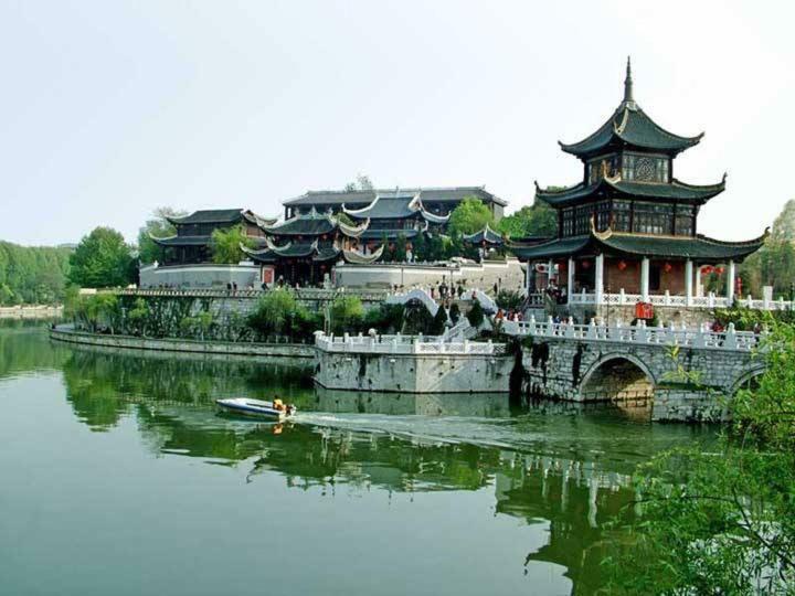 Greentree Inn Guiyang Court Street West Zhongshan Road Subway Station Business Hotel Guiyang (Guizhou) Exterior foto